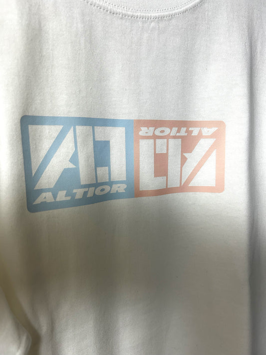 リバースロゴ長袖Tシャツ